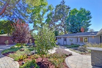 Building Photo - 1034 Miller Dr