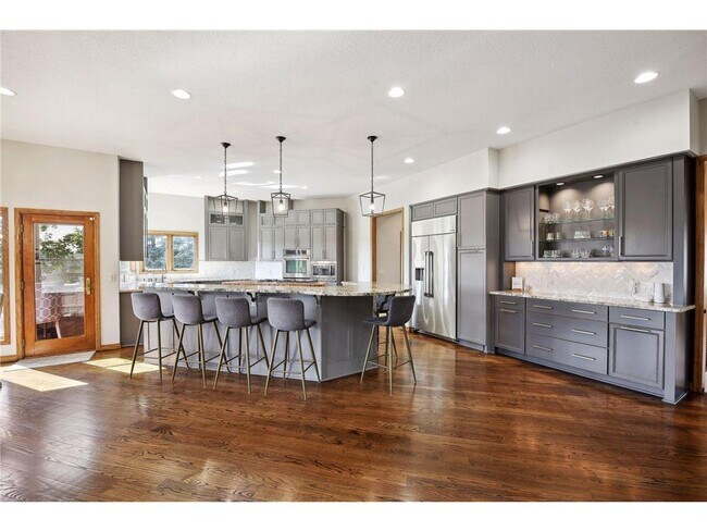 Foto del edificio - 10481 Bluff Rd