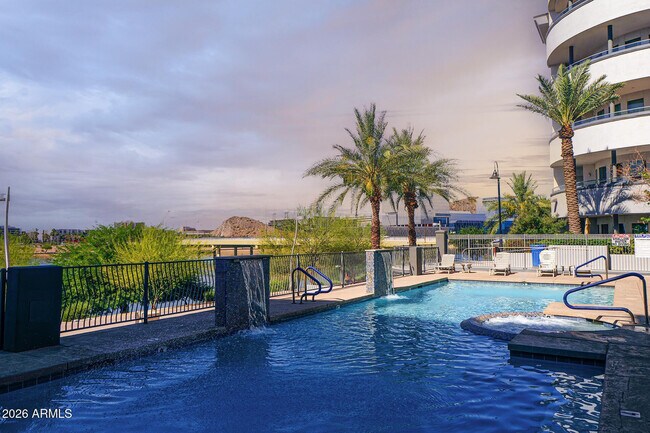 Foto del edificio - 945 E Playa Del Norte Dr
