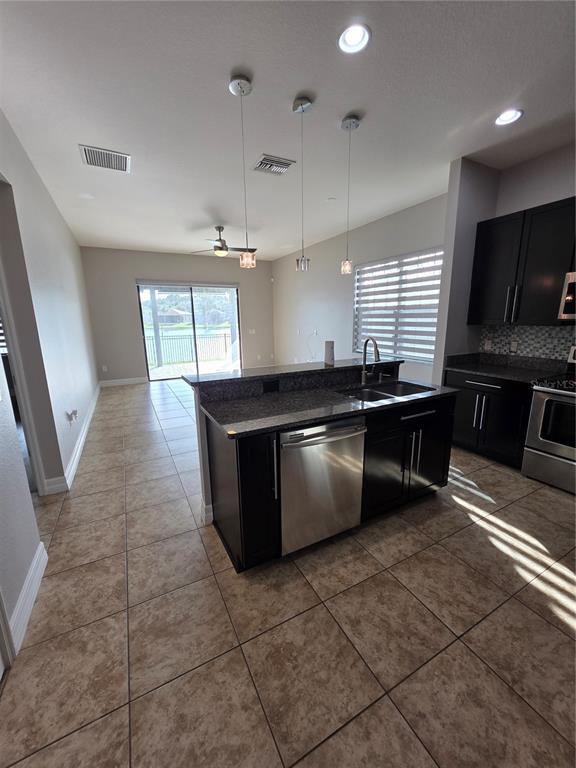 Foto del edificio - 10737 Willow Ridge Loop