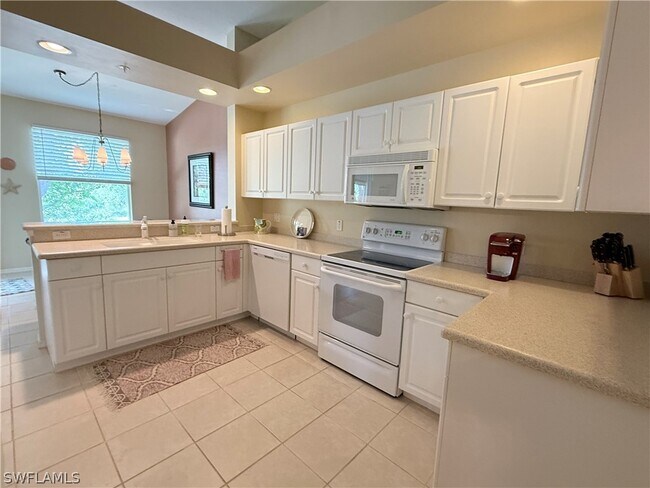 Foto del edificio - 3555 Laurel Greens Ln N