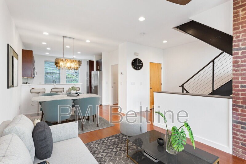Photo - 988 Dekalb Ave NE