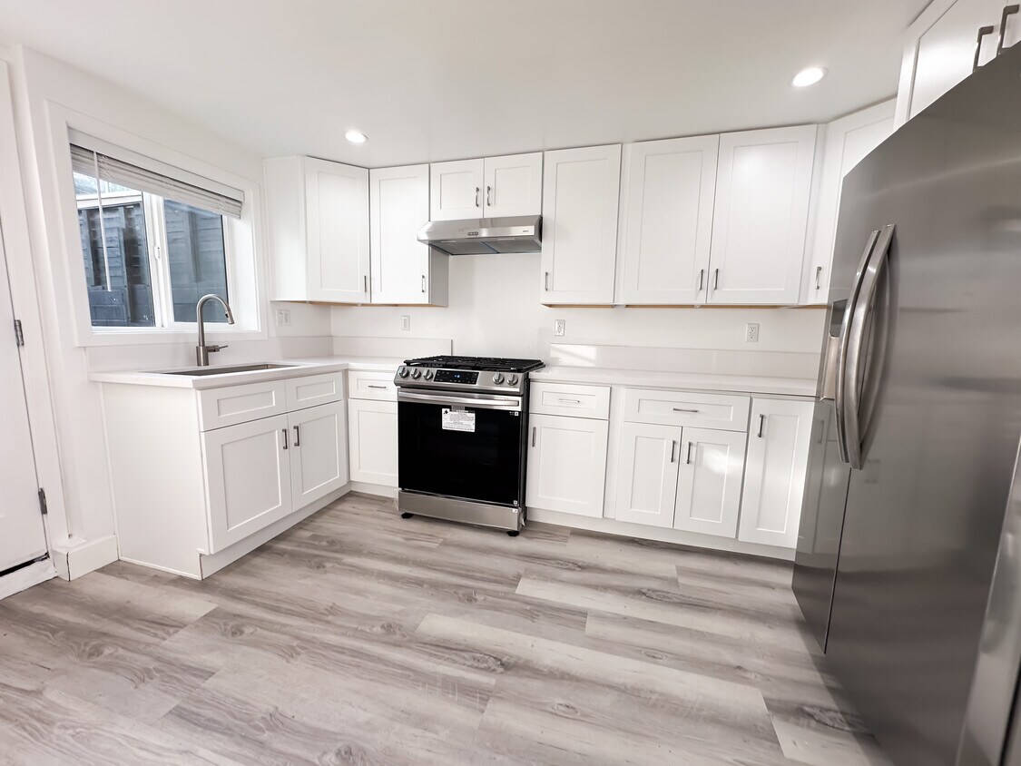 Foto principal - 514 1/2-3022 W 21st St