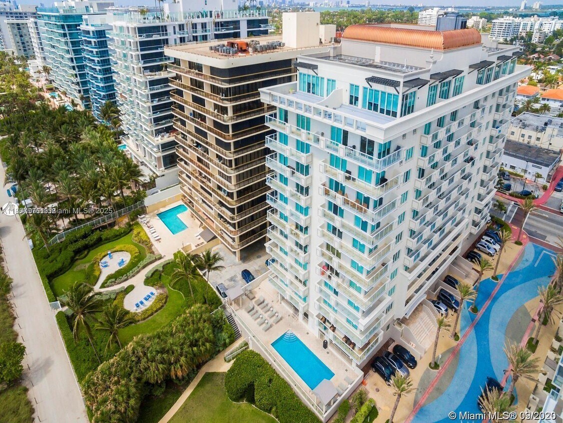 Foto principal - 9499 Collins Ave