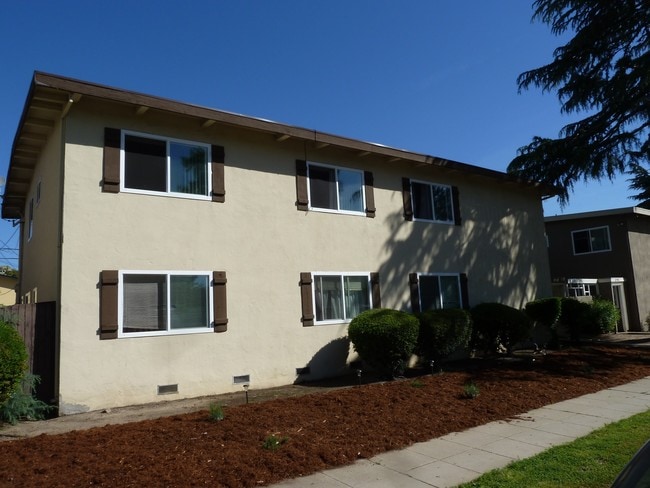 Building Photo - 1797 Bradford Way