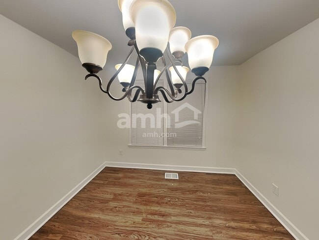 Building Photo - 4013 Windwood Ln