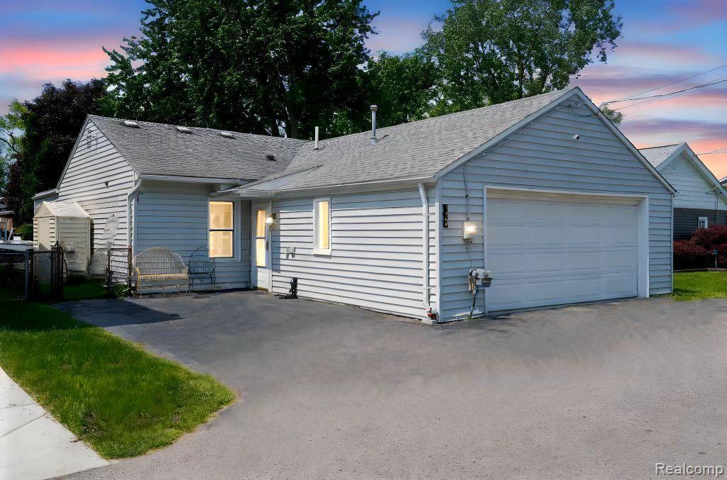 Primary Photo - 1466 Rossdale Dr