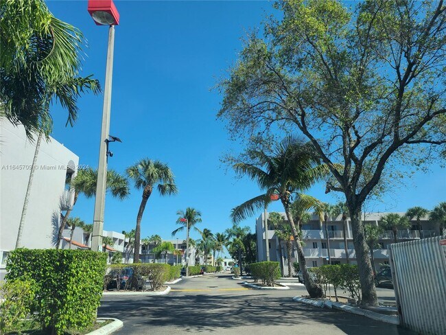 Foto del edificio - 2780 W 76th St