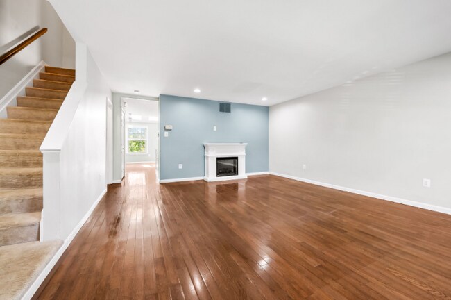 Building Photo - 128 English Run Cir