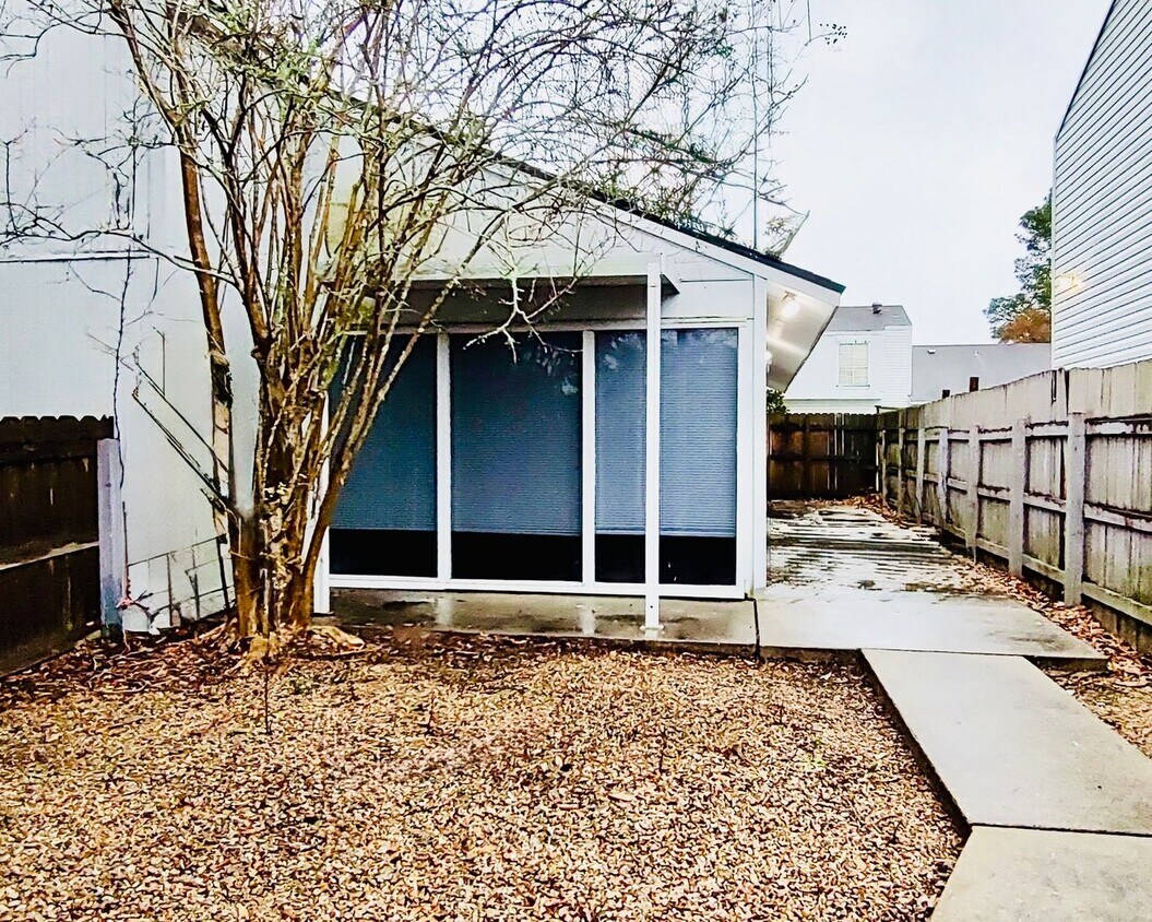 Primary Photo - 301 Fox Run Ave