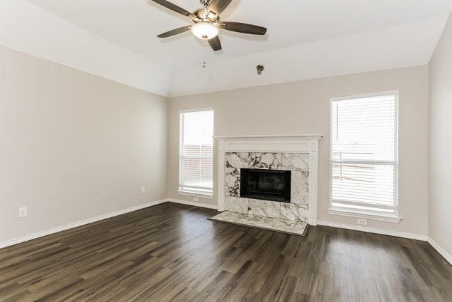 Building Photo - 2823 St Martin Dr