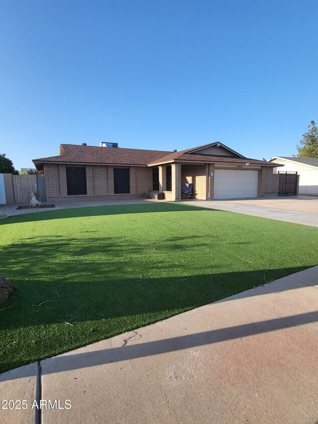 Primary Photo - 10436 W Ruth Ave