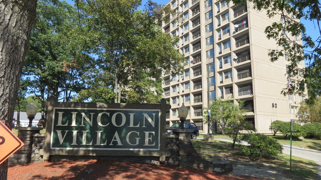 Foto del edificio - Lincoln Village