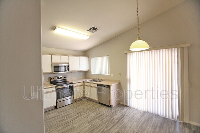Building Photo - 16530 N 158th Ave