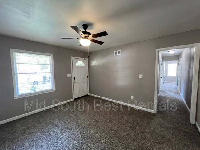 Building Photo - 1390 Abernathy Rd