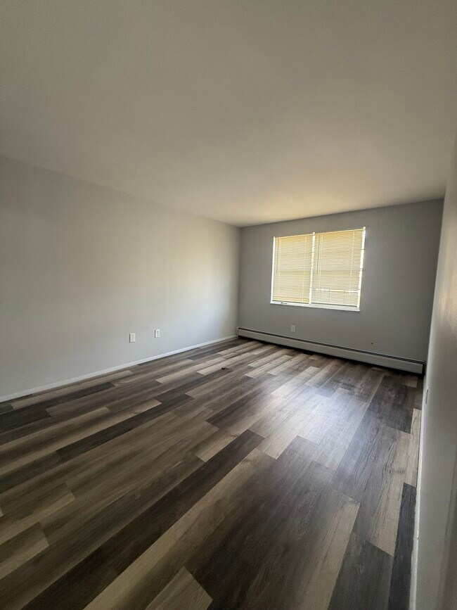 Building Photo - 2969 Four Towers Dr