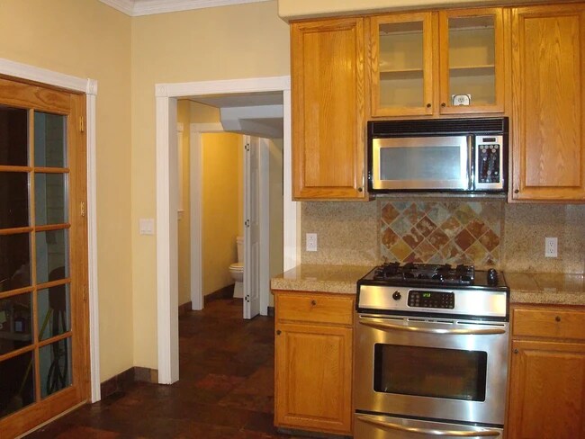 Foto del edificio - 208 Bodega Ave