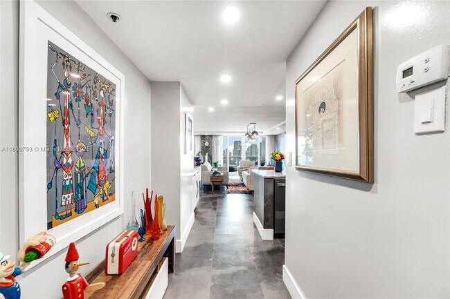 Foto del edificio - 1717 N Bayshore Dr