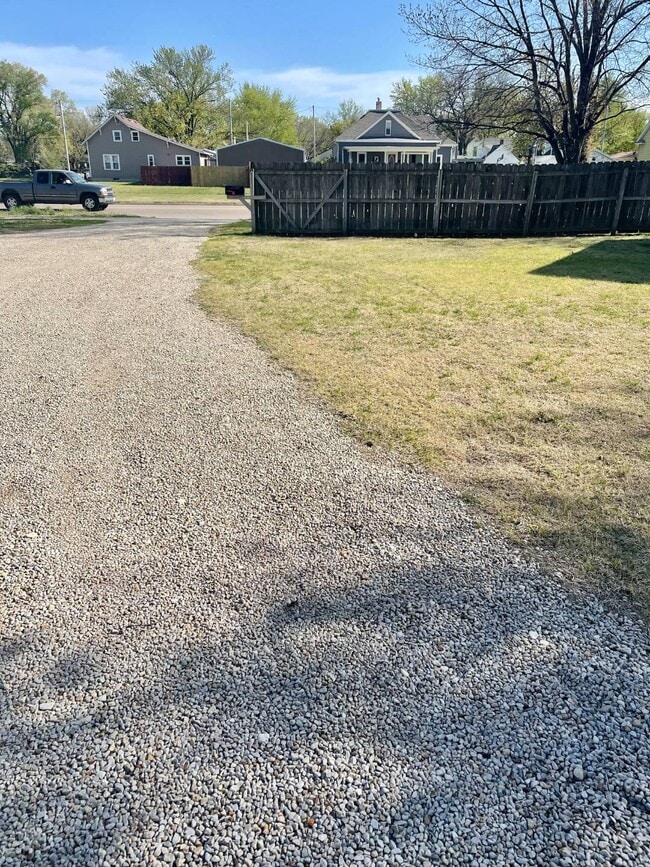 527 E 6th, Concordia, KS 66901 House Rental in Concordia, KS