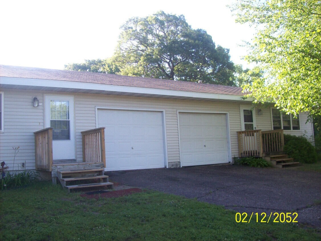 Primary Photo - 319 3rd St E
