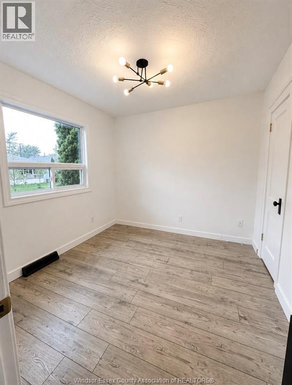 Photo du bâtiment - 1532 Albert Rd
