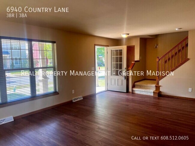 Foto del edificio - 6940 Country Ln