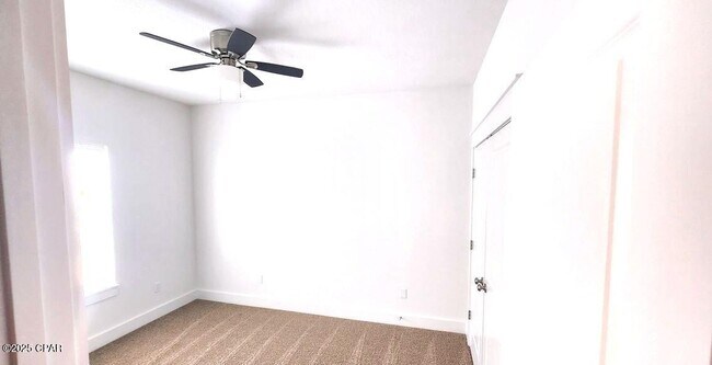 Foto del edificio - 2728 Carol Ln