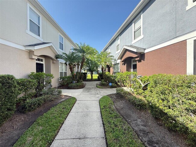 Foto del edificio - 6512 S Goldenrod Rd