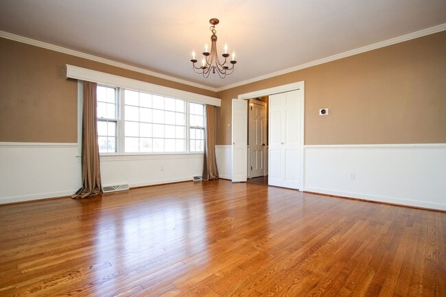 Building Photo - 15 Garland Dr
