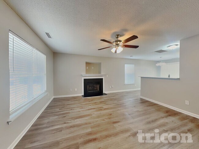 Foto del edificio - 5709 Bryanstone Pl