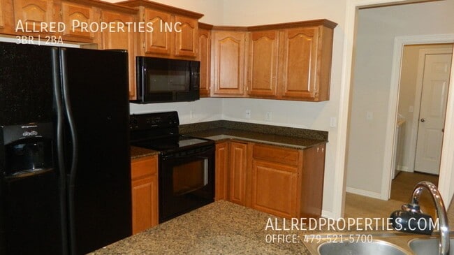 Building Photo - Gorgeous Single Family Home in West Fayetteville!