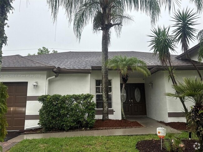 Building Photo - 928 SW 149th Terrace
