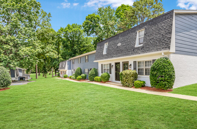 Building Photo - Dwell Townhomes