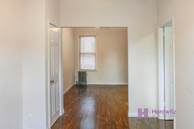 Building Photo - 25-22 30th Ave