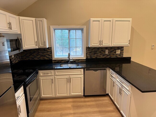 Foto del edificio - 359 Mansfield St