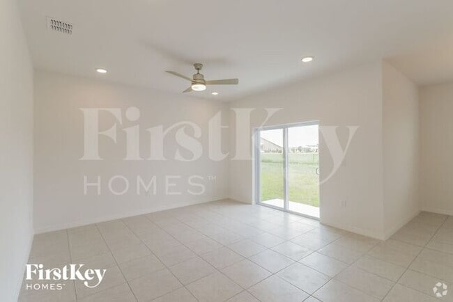 Building Photo - 596 Crown Rose Dr