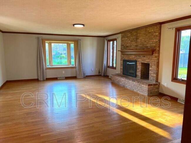 Building Photo - 13203 Chevy Chase Dr