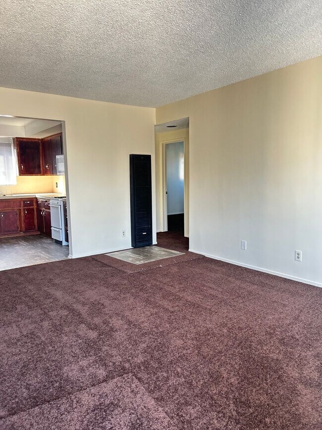 Foto del interior - 1622 W 81st St, Los Angeles, CA 90047