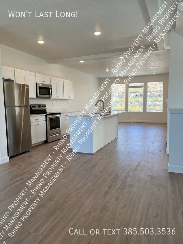 Primary Photo - 3 bedroom/2.5 Bathroom Townhome in Eagle M...
