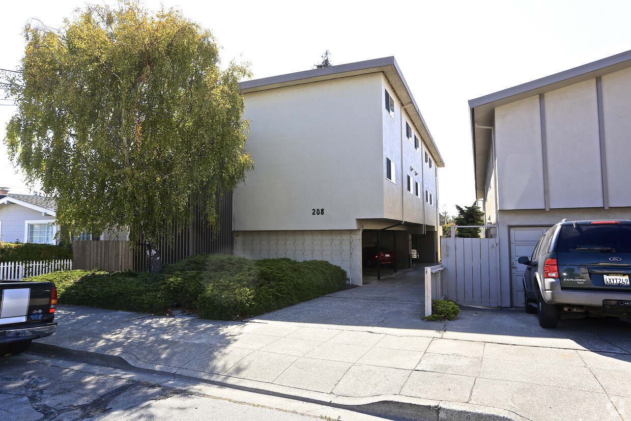 Primary Photo - 208 Santa Maria Ave