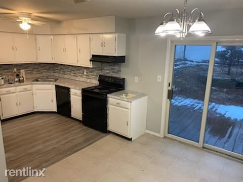 Foto del edificio - 3 br, 1.5 bath Townhome - 109 Lexington Bo...