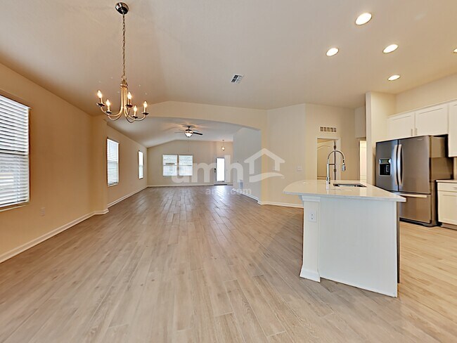 Foto del edificio - 351 Chasewood Dr
