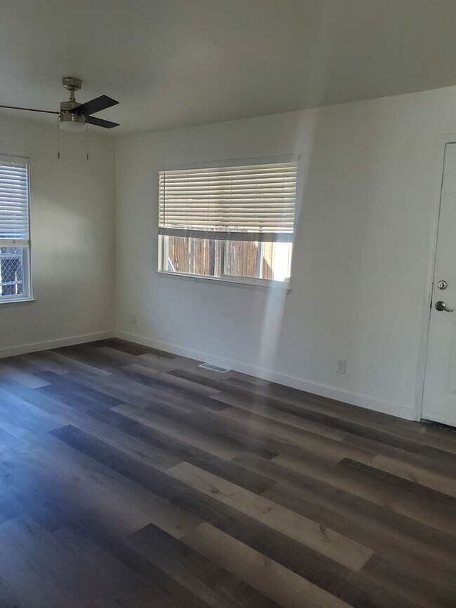 Building Photo - 1000 Virbel Ln