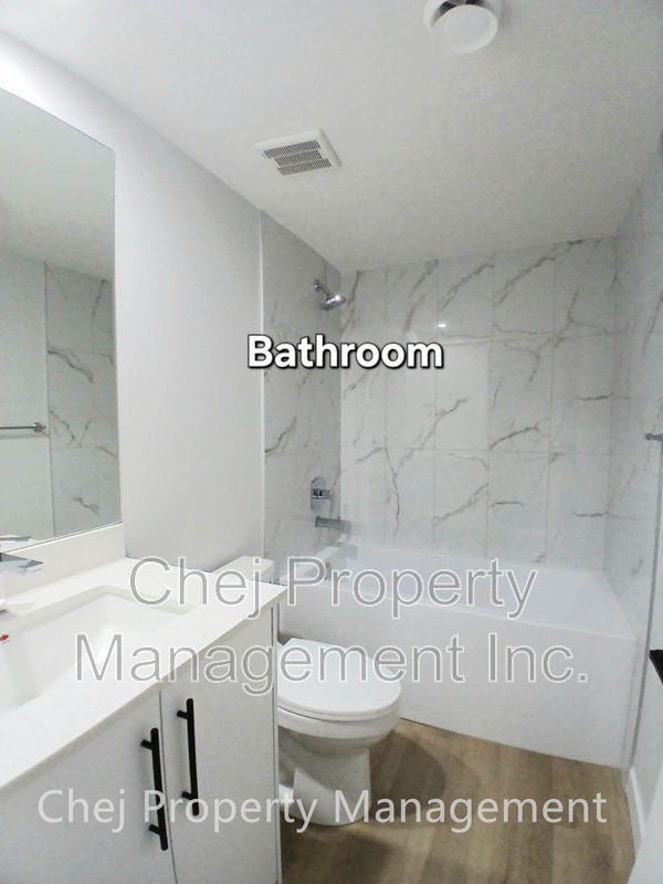 Photo du bâtiment - 16515-16520 20 Ave SW