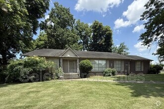 Building Photo - 200 W Cherry Ave