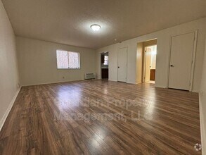 Building Photo - 1602 Brookside Dr