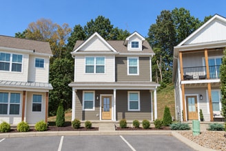 Building Photo - 1382 Belfair St