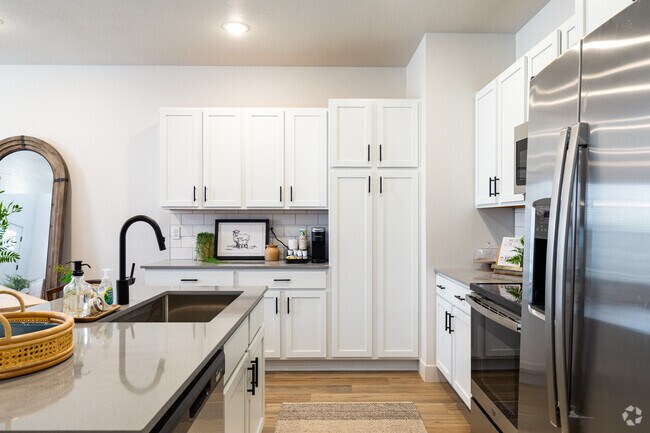 3BR, 2,5BA - 1.580SF - Cocina - Drexler Townhomes at Holbrook Farms