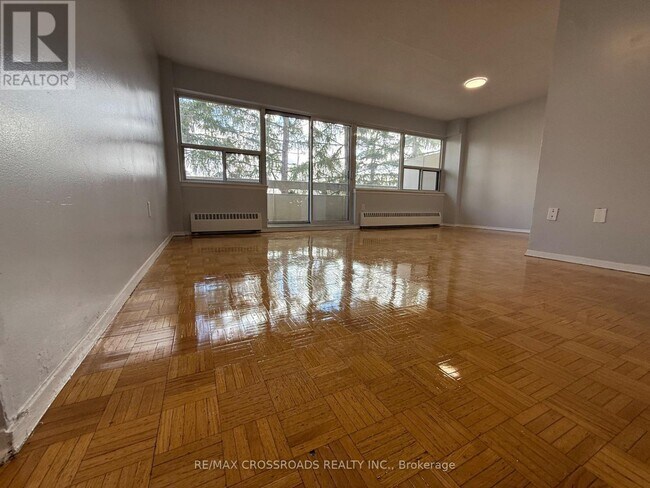 Photo du bâtiment - 1191 Ellesmere Rd