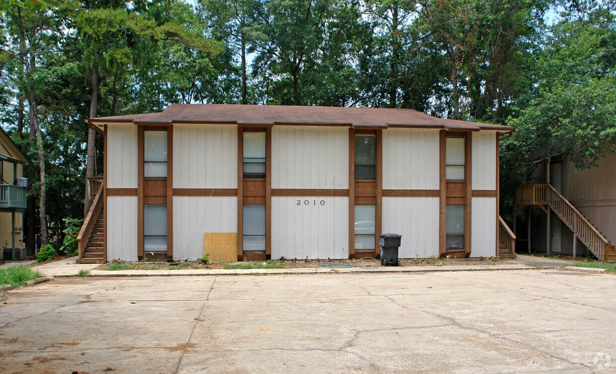 Foto principal - 2010 Bradford Ct